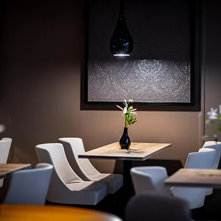 Hotel Express - Parliament By Ihg Den Haag